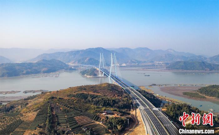 福建沙埕湾跨海公路通道正式通车 总投资逾42亿元