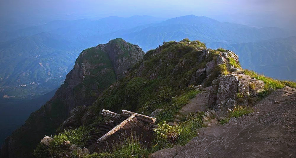 军峰山:宜黄县的自然瑰宝与登顶体验
