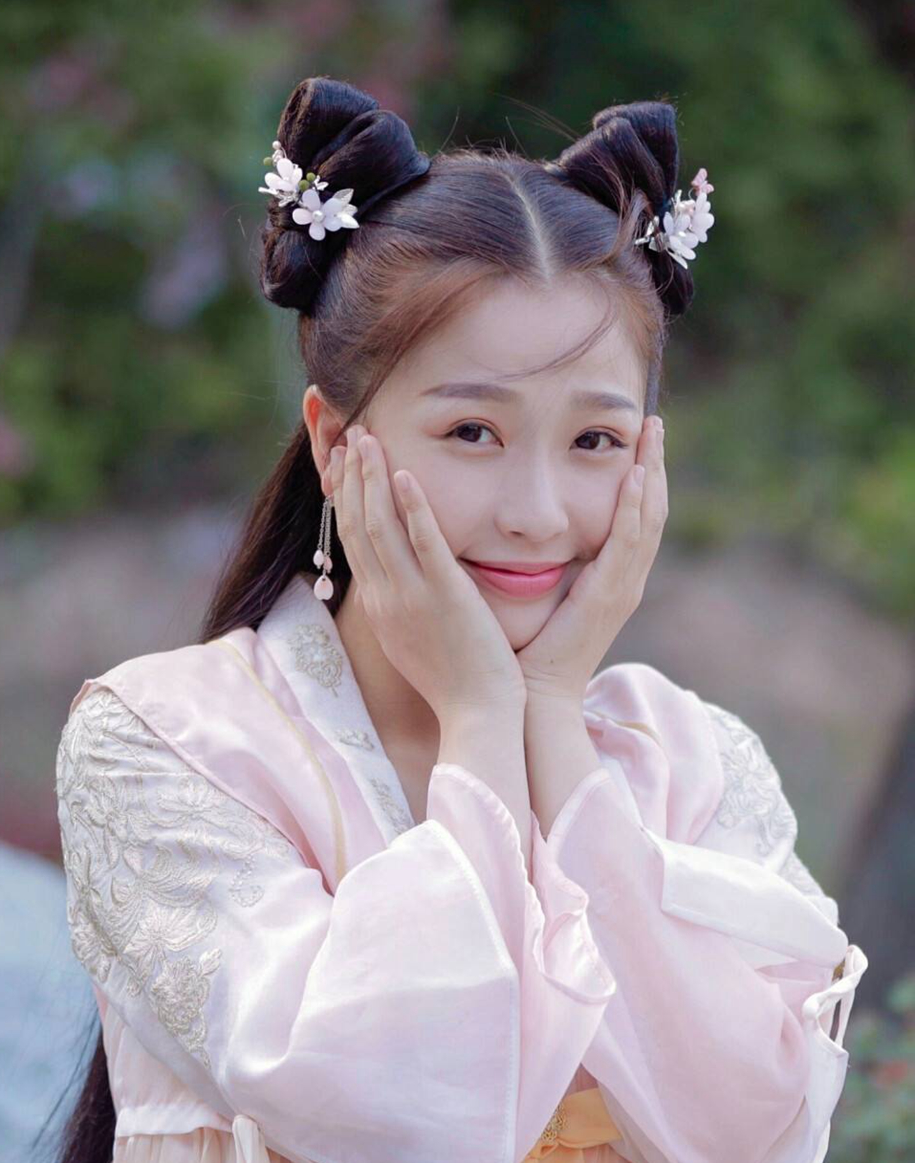 虞书欣主演的《少主且慢行》,演员表都有谁?此剧的结局是什么?