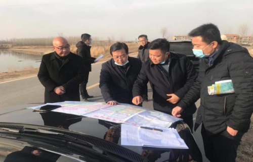 新洲区人民政府区长刘润长调研"四好农村路"东西通道项目规划情况