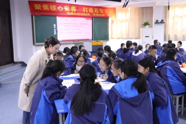 "大咖"教师同台竞技 塘栖三中"风雅运栖"学术节开启思维"盛宴"