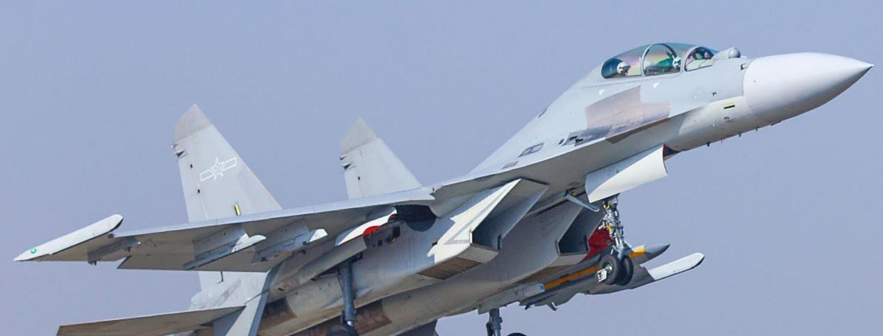 歼16战机罕见以反舰模式出击,携带鹰击91超音速反舰导弹 歼16战机尽管