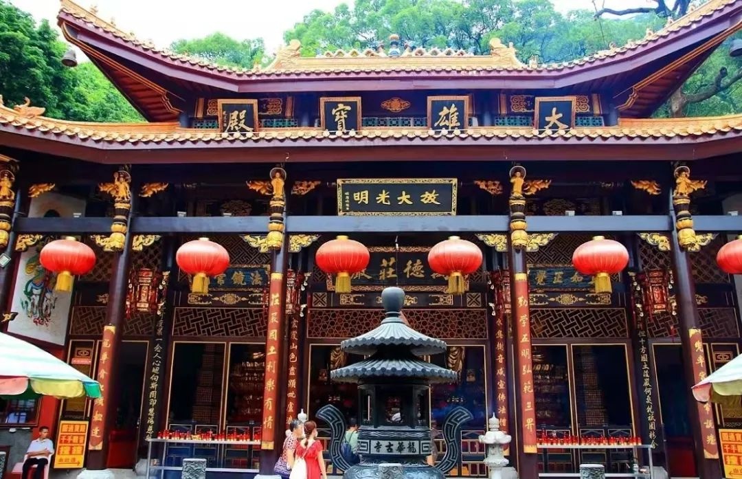 广西最著名的佛教圣地——桂平西山