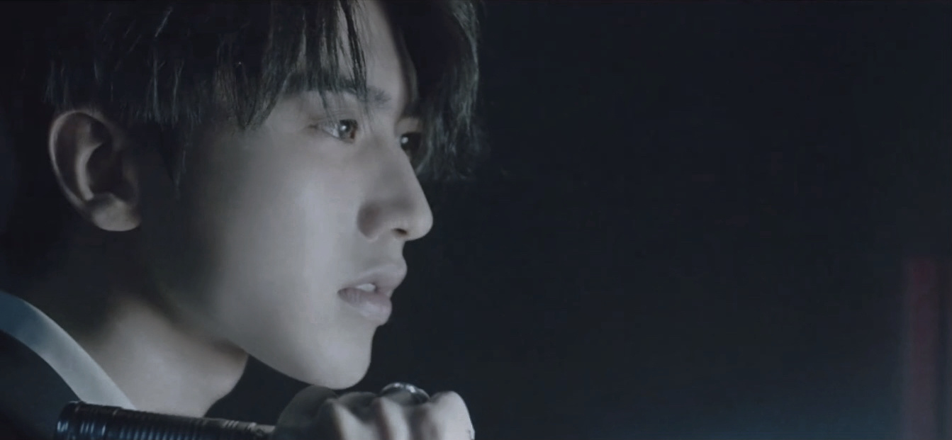 「消息」蔡徐坤《迷》互动mv正式上线 八种结局等你一一解开!