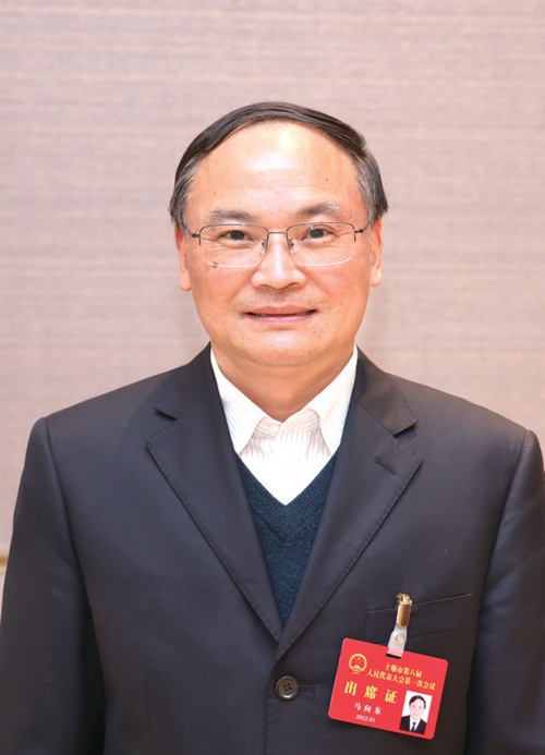 2022十堰两会·代表委员访谈|市人大代表马向东:让教育回到主责主业上