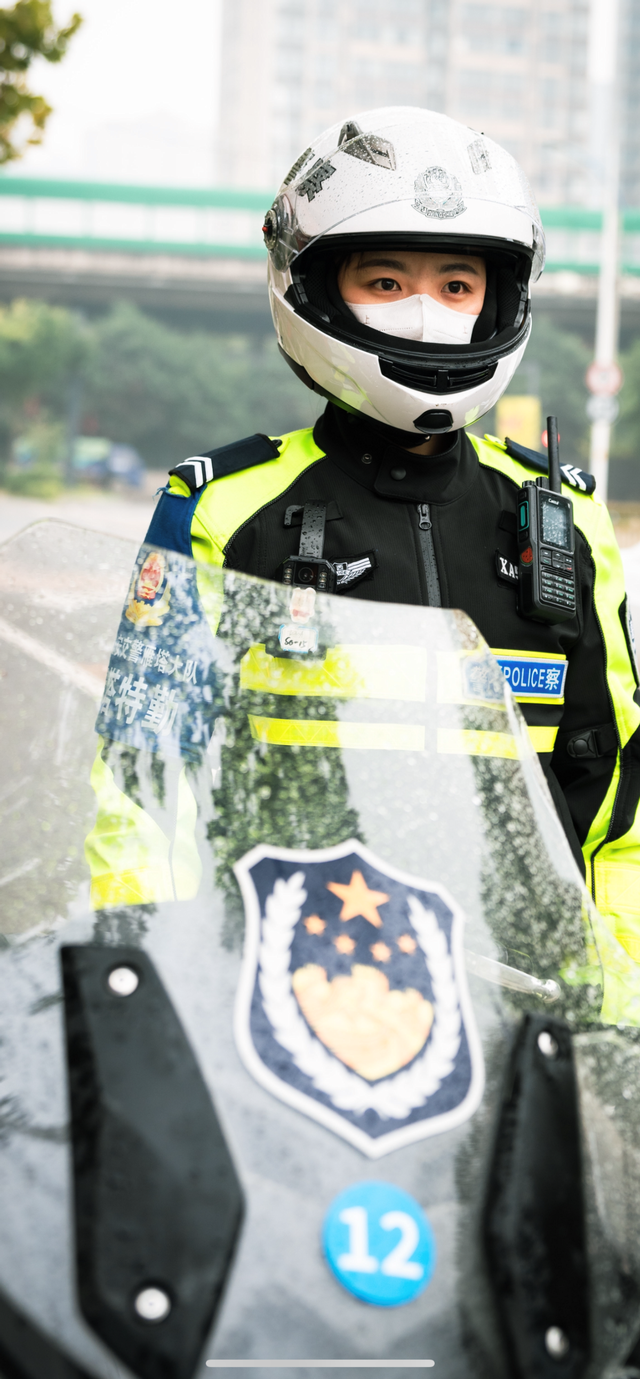 巾帼风采 铁骑先锋——记西安交警雁塔大队女子铁骑队员范亚娟