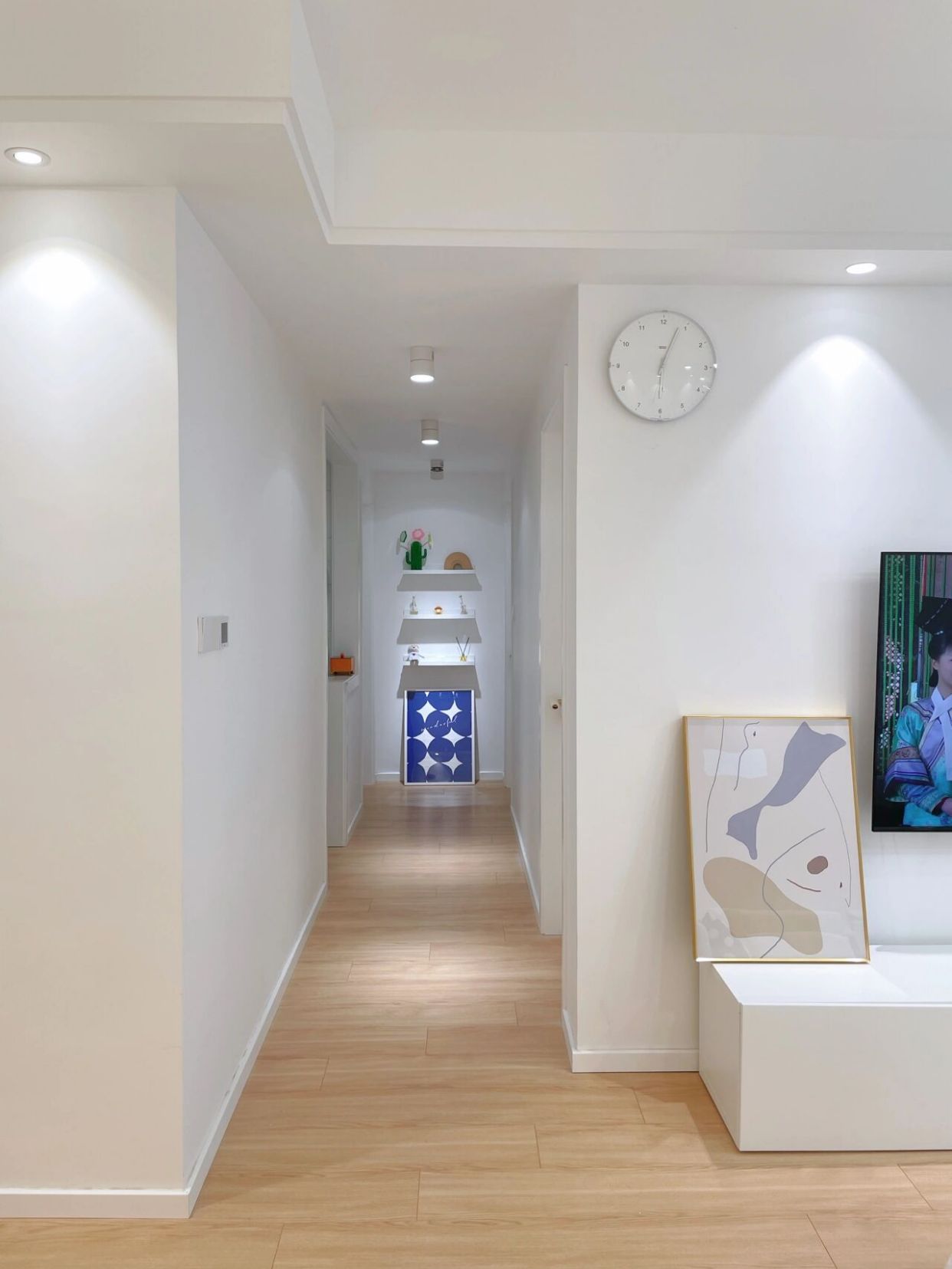 成都小户型简装完工效果图,通过布局和色彩让空间洁净无瑕-鬼灵子设计