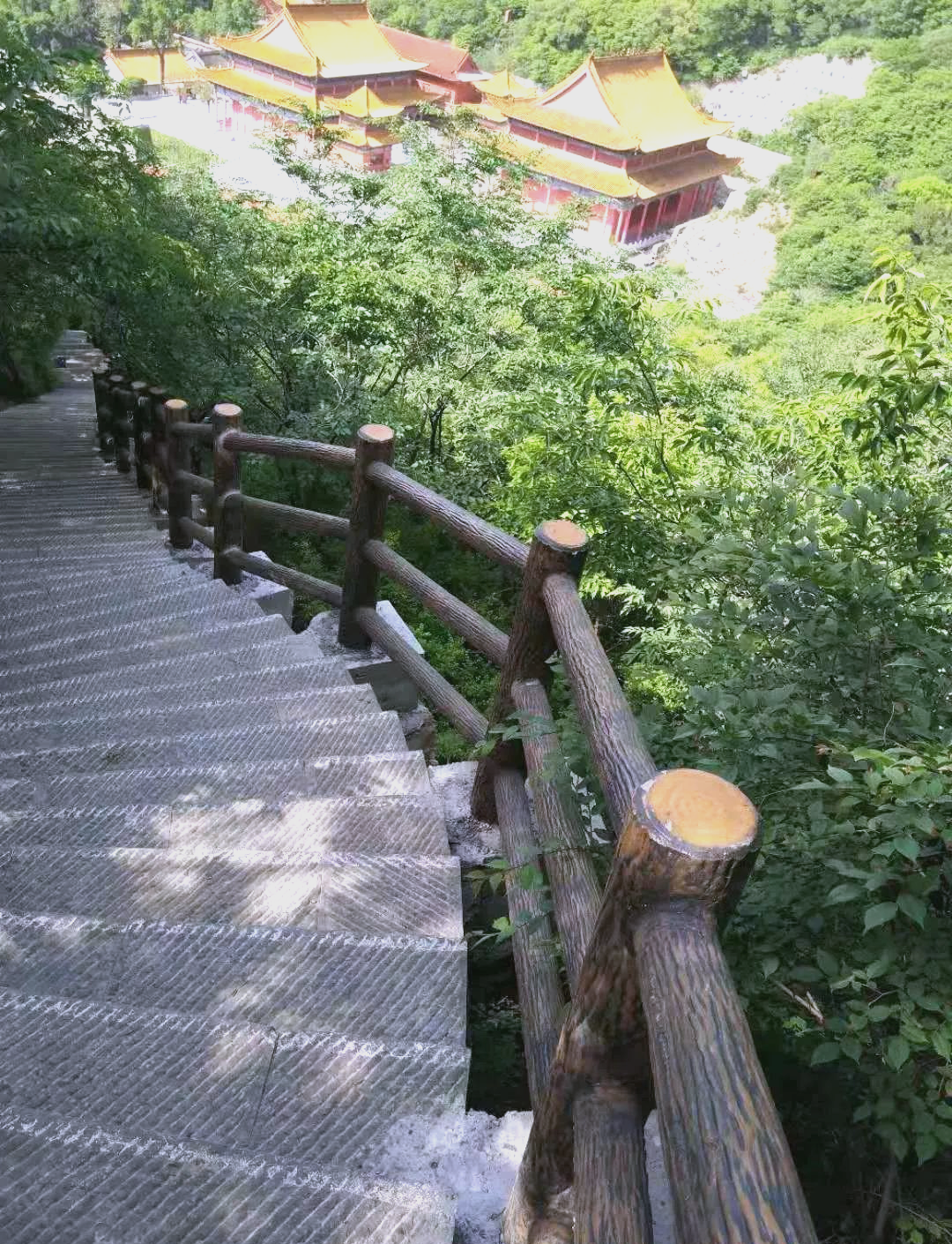 相山风景区登山步道加装护栏,消除安全隐患