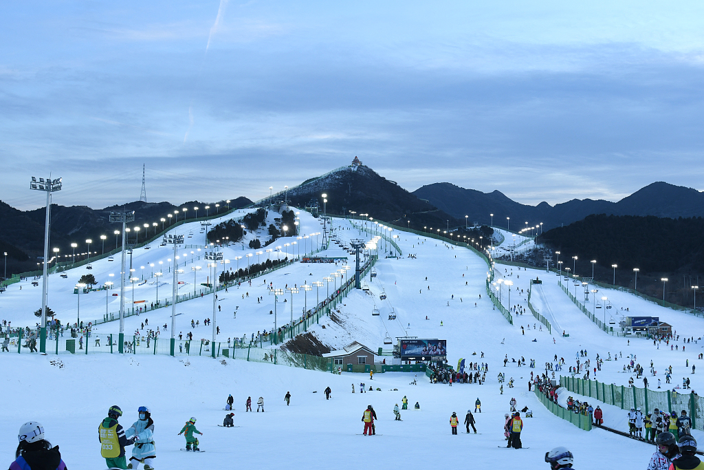 上冰雪迎冬奥 北京京郊滑雪场升级焕新