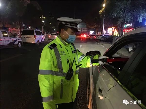 春节查酒驾丹江口交警蜀黍各大路口等你