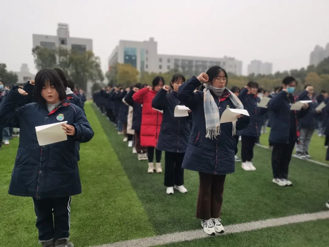 今天上午,发生在黄石二中的一幕!