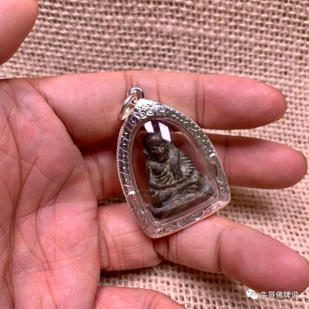 龙婆银 2528 爆枪财佛 大头模 泰国佛牌