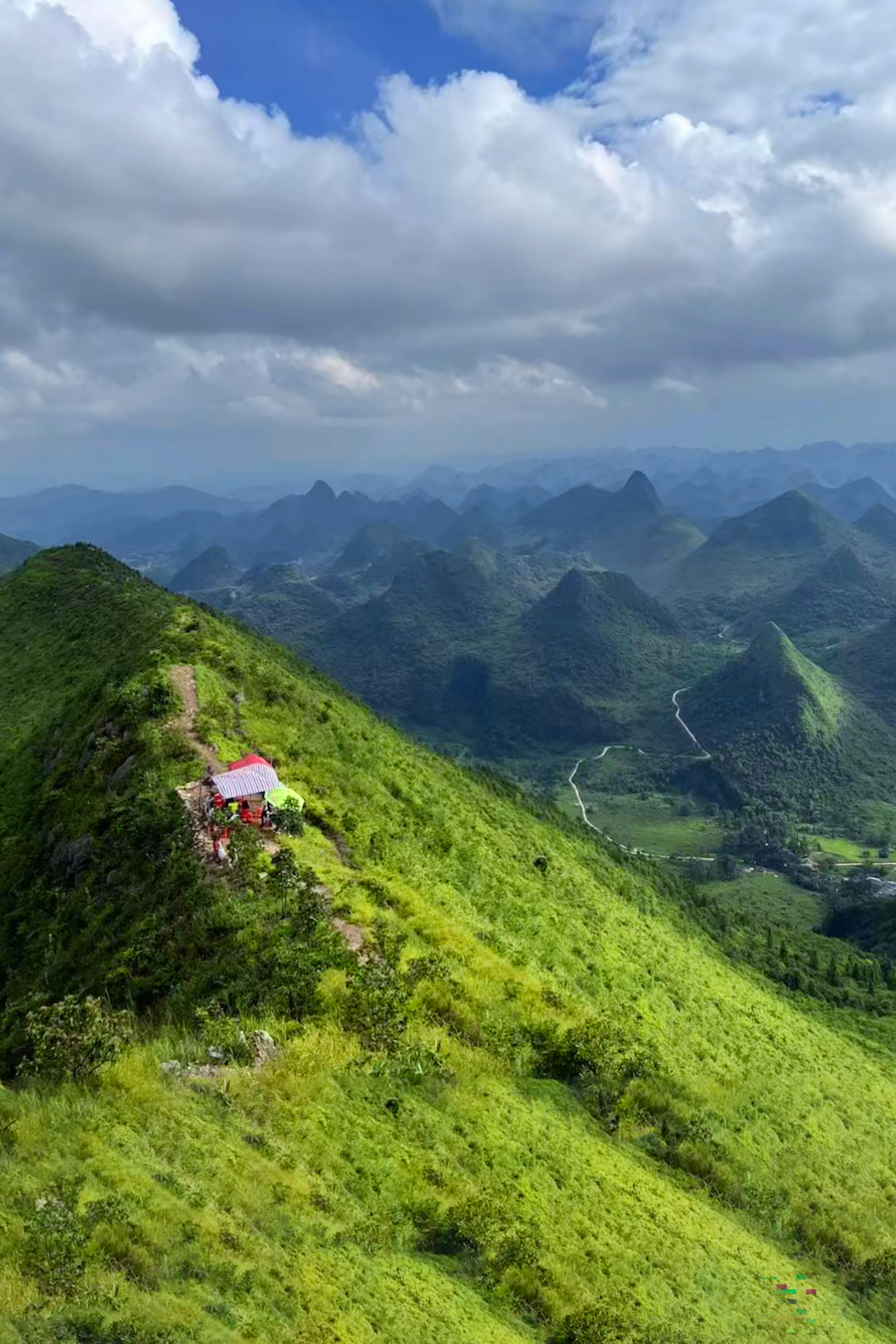 广东高山草原.喀斯特峰林