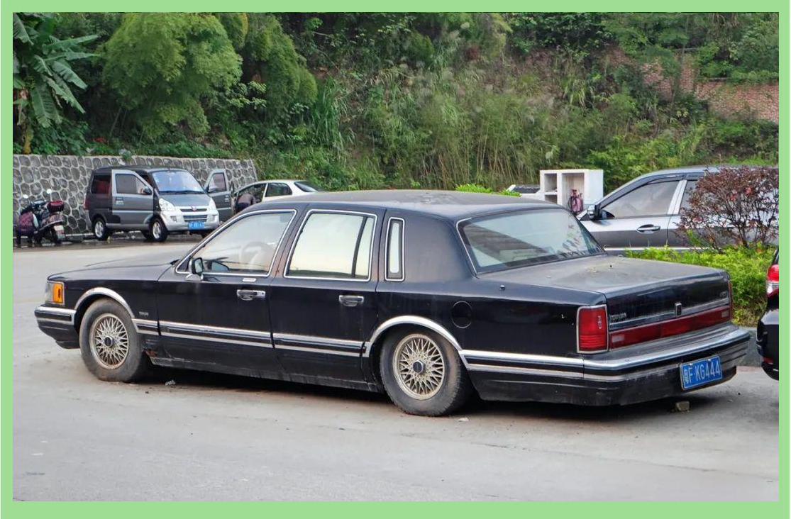 进口车盛行,林肯town car二代目为何备受瞩目