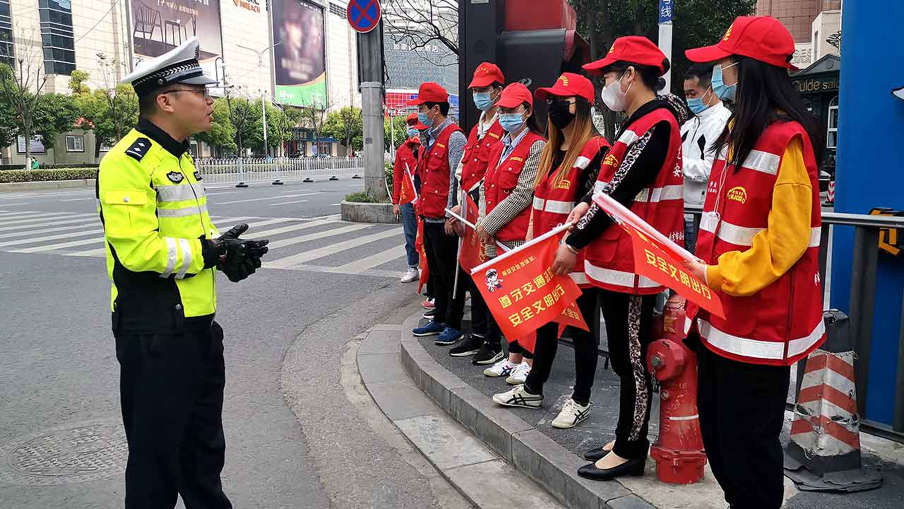 考驾照站岗是科目几的时候站?考驾照站岗多久?