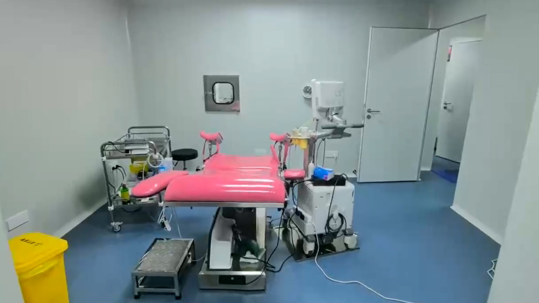 地下助孕实验室藏身杭州别墅区 记者暗访遭工作人员暴力拖拽致骨折