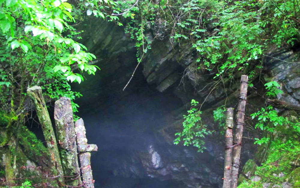 重庆巫溪县的夏冰洞,夏天为什么结冰?