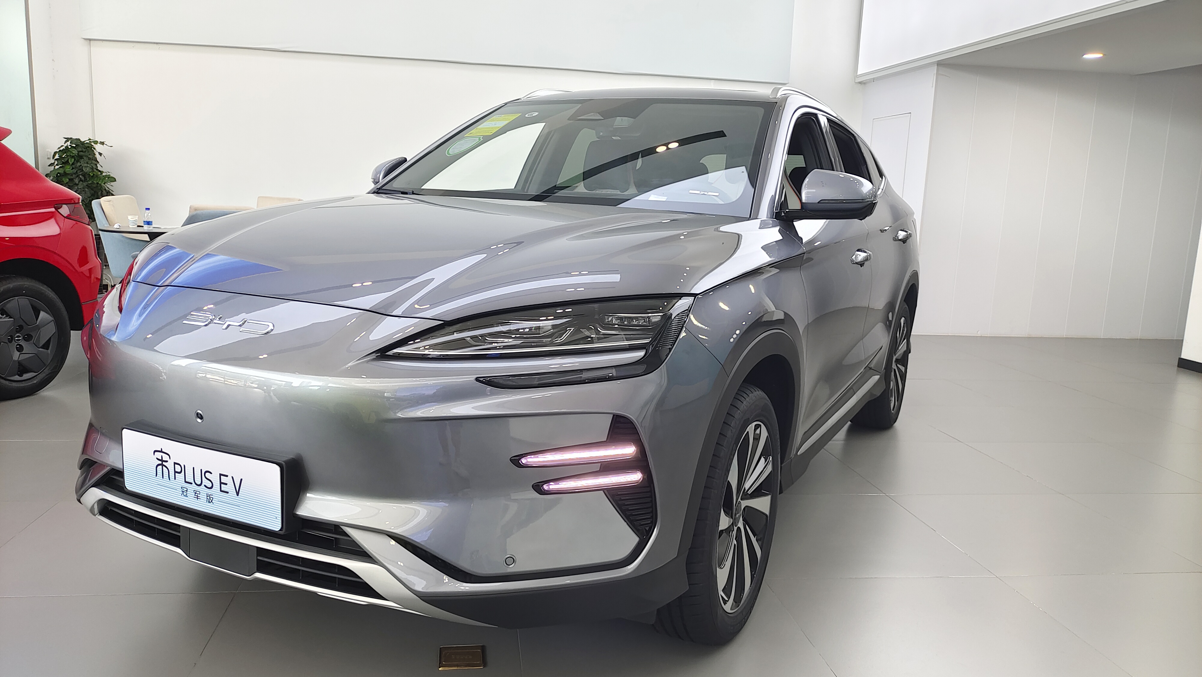 比亚迪宋plus ev 2022图片