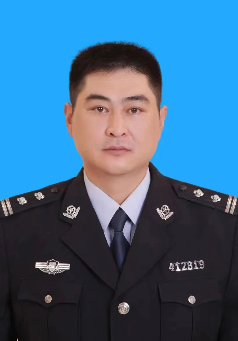 按姓氏拼音顺序排序)