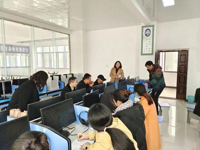 科学备考 研而致远——蓬安二中举行2023届高三高考备考研讨会