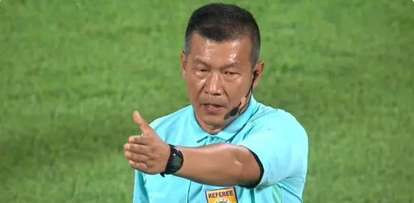 王哲开启犯罪级执法,他已不适合做裁判,退出足坛是最明智的选择