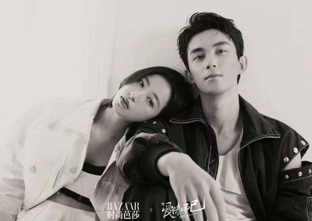 翟潇闻被曝与女友牵手逛街,女方疑为周雨彤,男方曾炒单身人设塌房