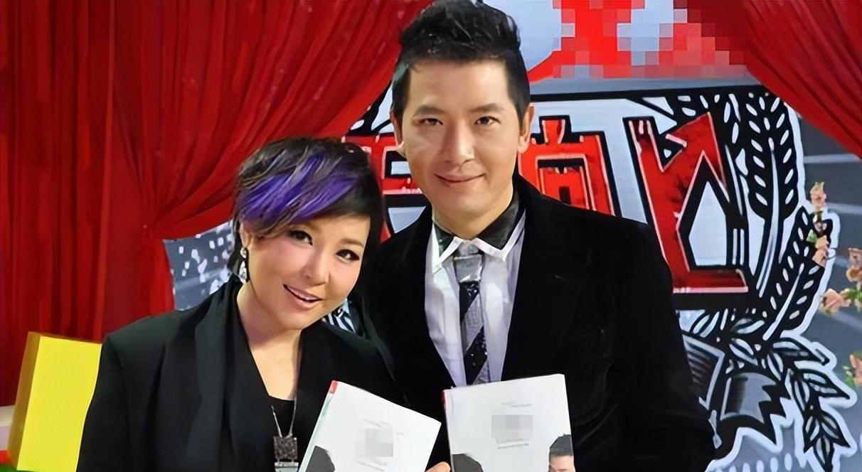 戴军与李静聚会庆生,53岁仍单身,李静傲娇称:他总是听我的!