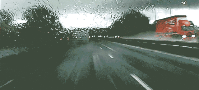 安全提示｜秋雨来袭 雨天行车需谨慎-有驾
