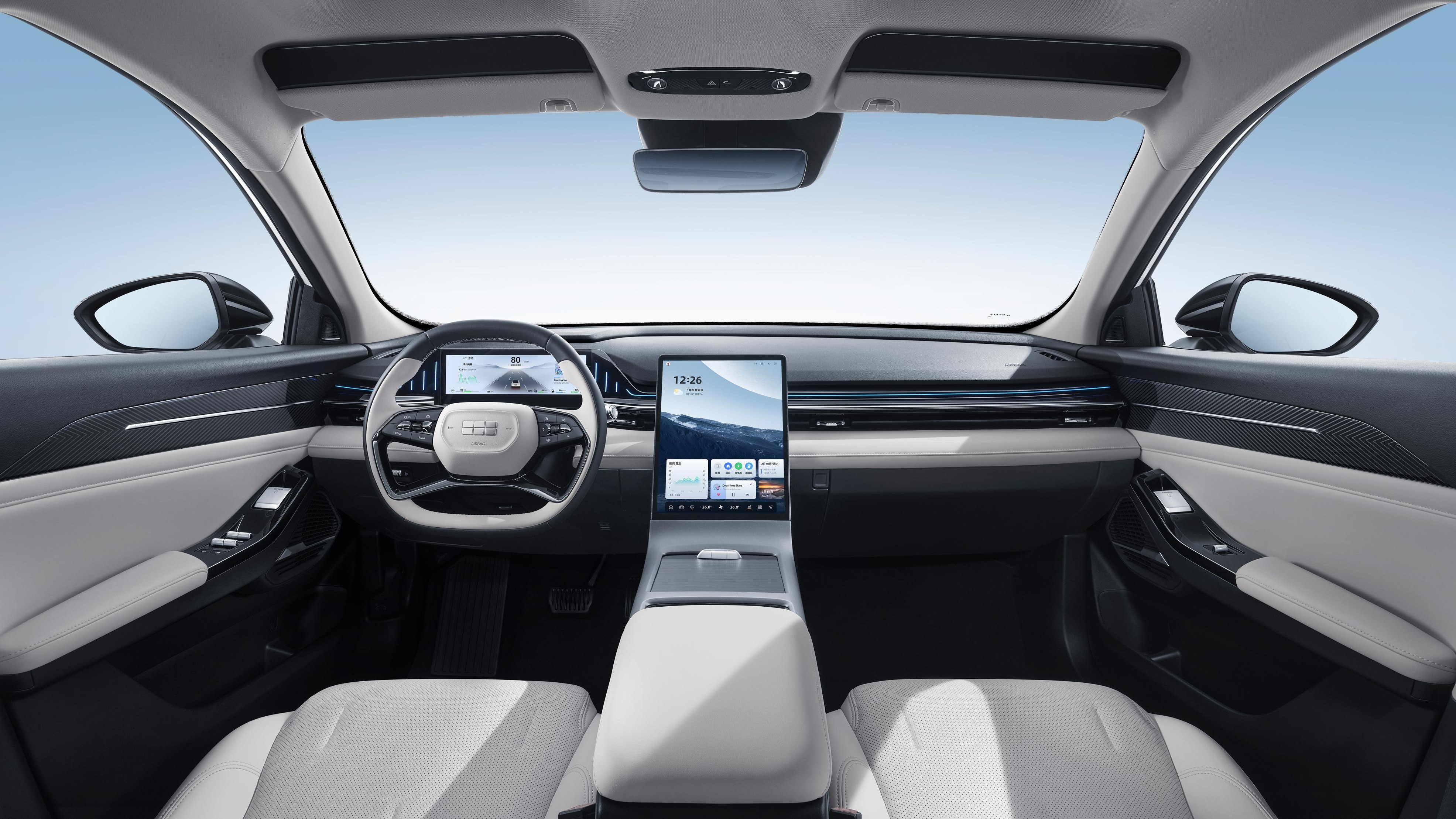 全新紧凑型轿车 插电混动 11.58万起 吉利银河l6车型正式上市