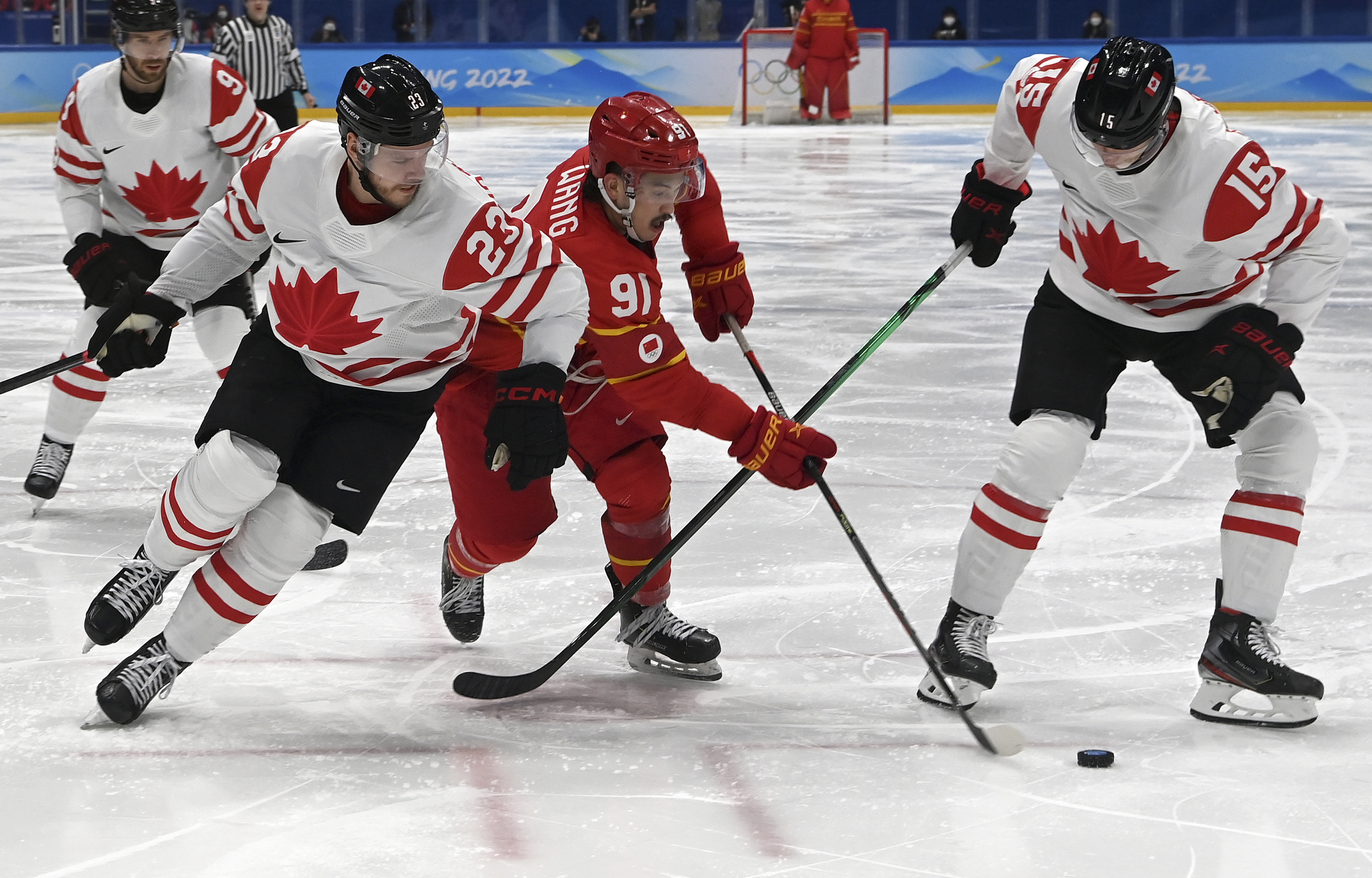 北京冬奥会|男子冰球小组赛:中国队不敌加拿大队