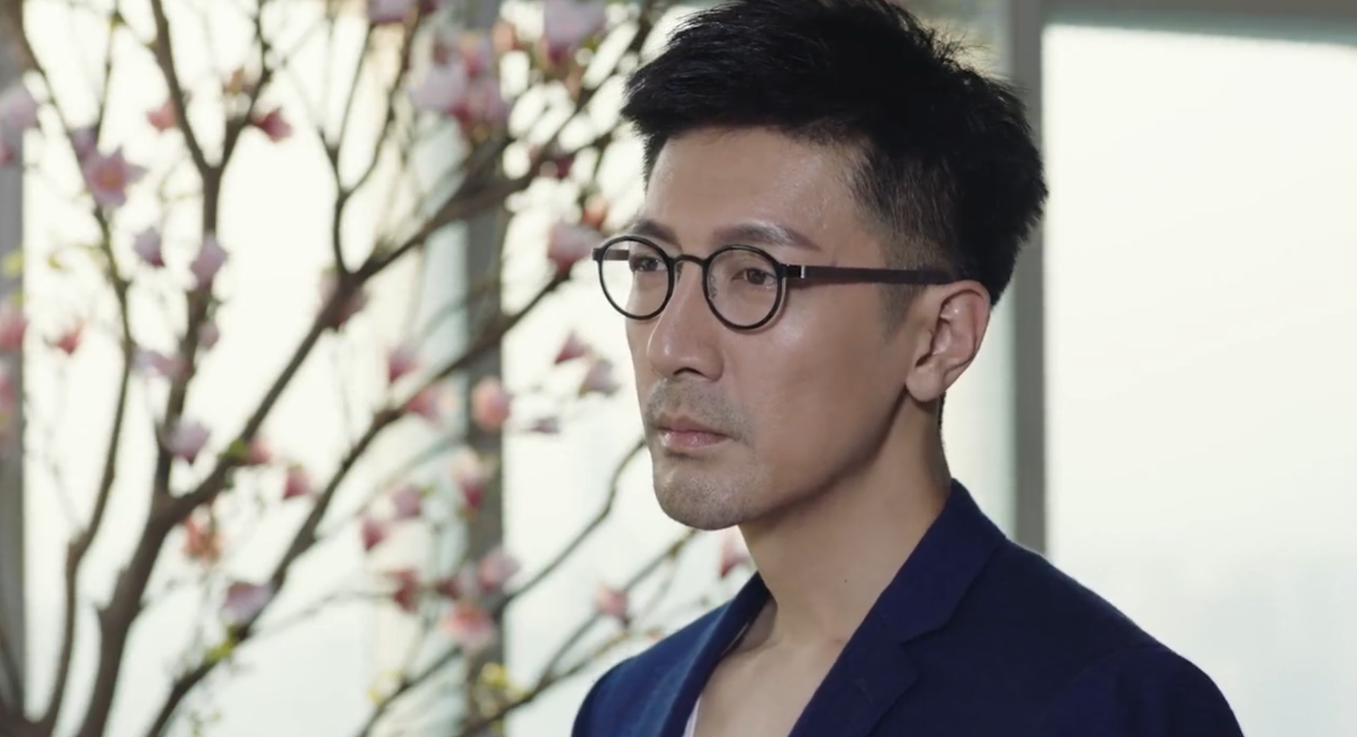 《这个世界不看脸》连胜精心打扮去和小挺约会,小挺却当起红娘