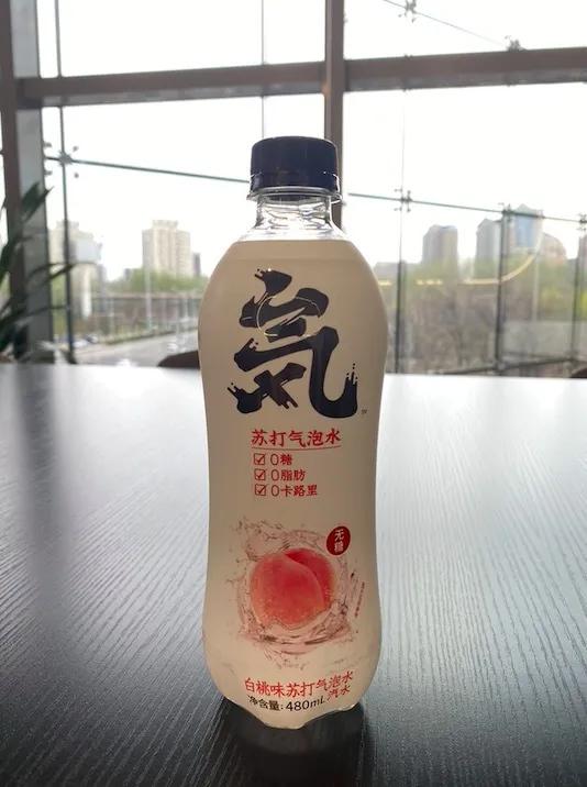 我们测评了14种零卡饮料,只有这些值得买