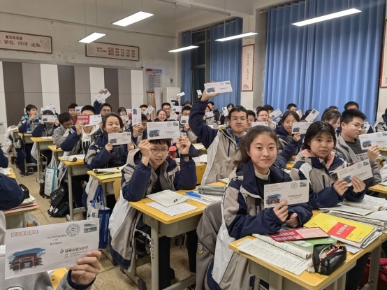 寄相思!郑州九中高一学子手写七百余封书信发往母校