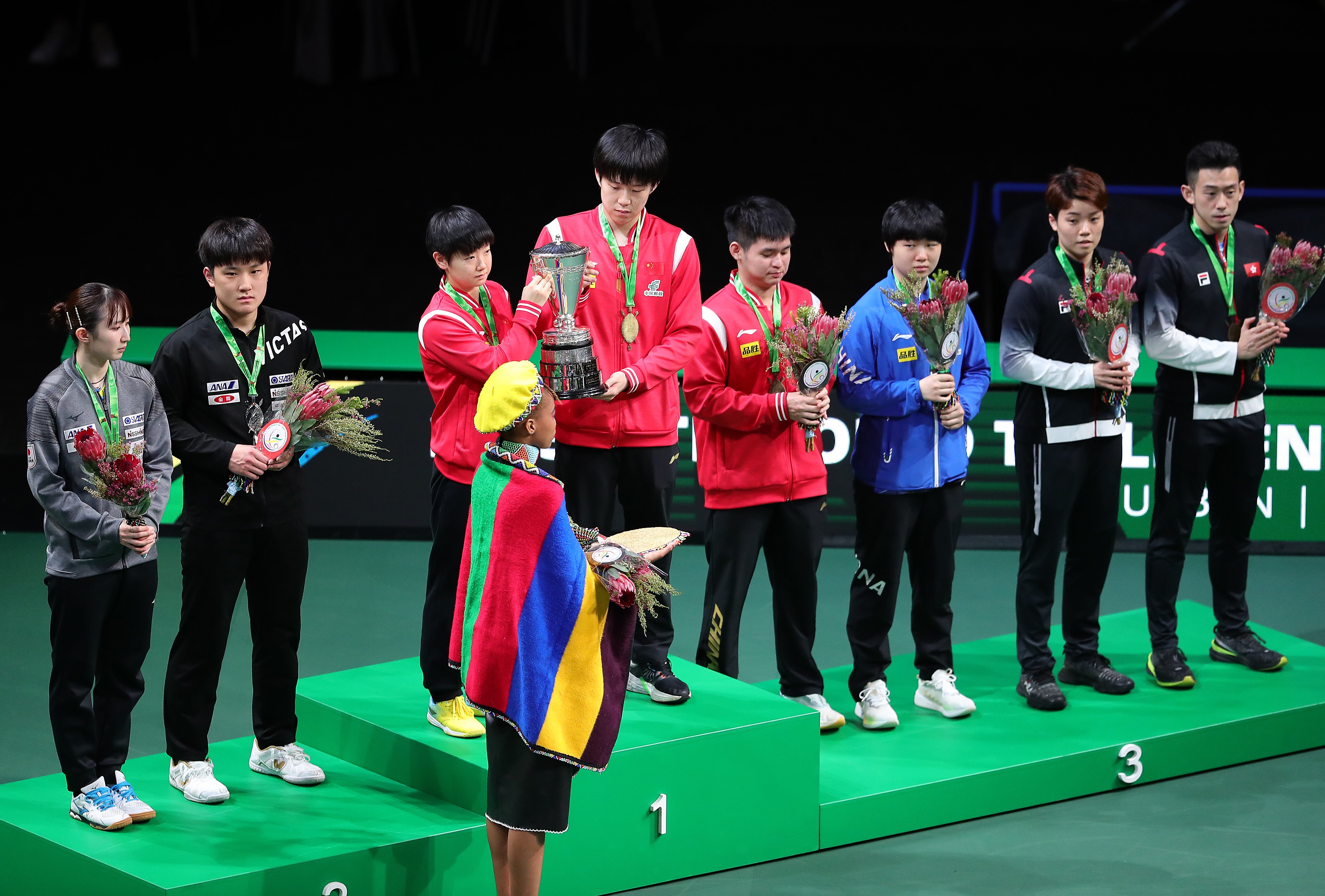 乒乓球——世乒赛:混双颁奖仪式举行(2)