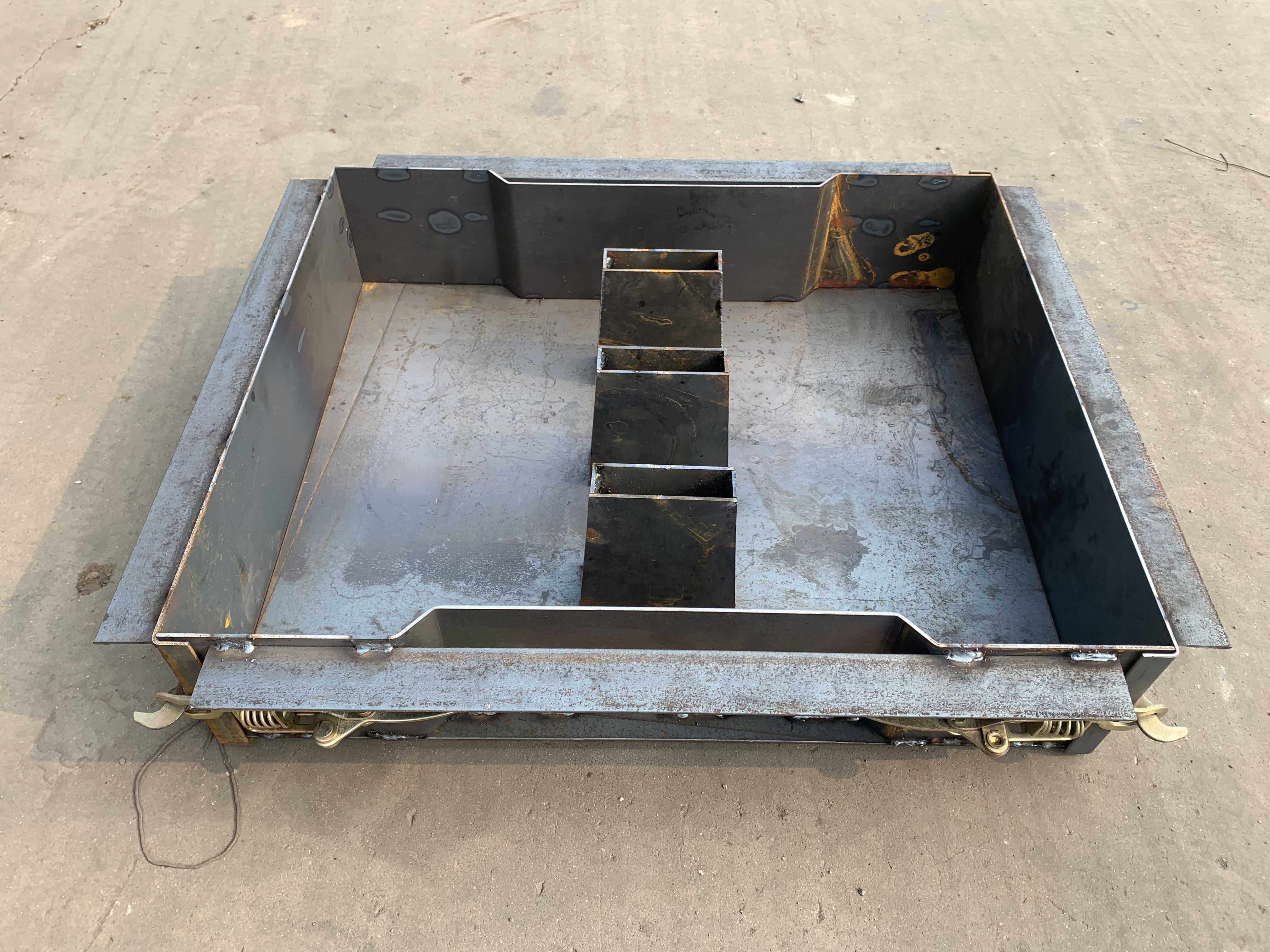 盖板模具-预制雨水边沟盖板-边沟泄水板模具