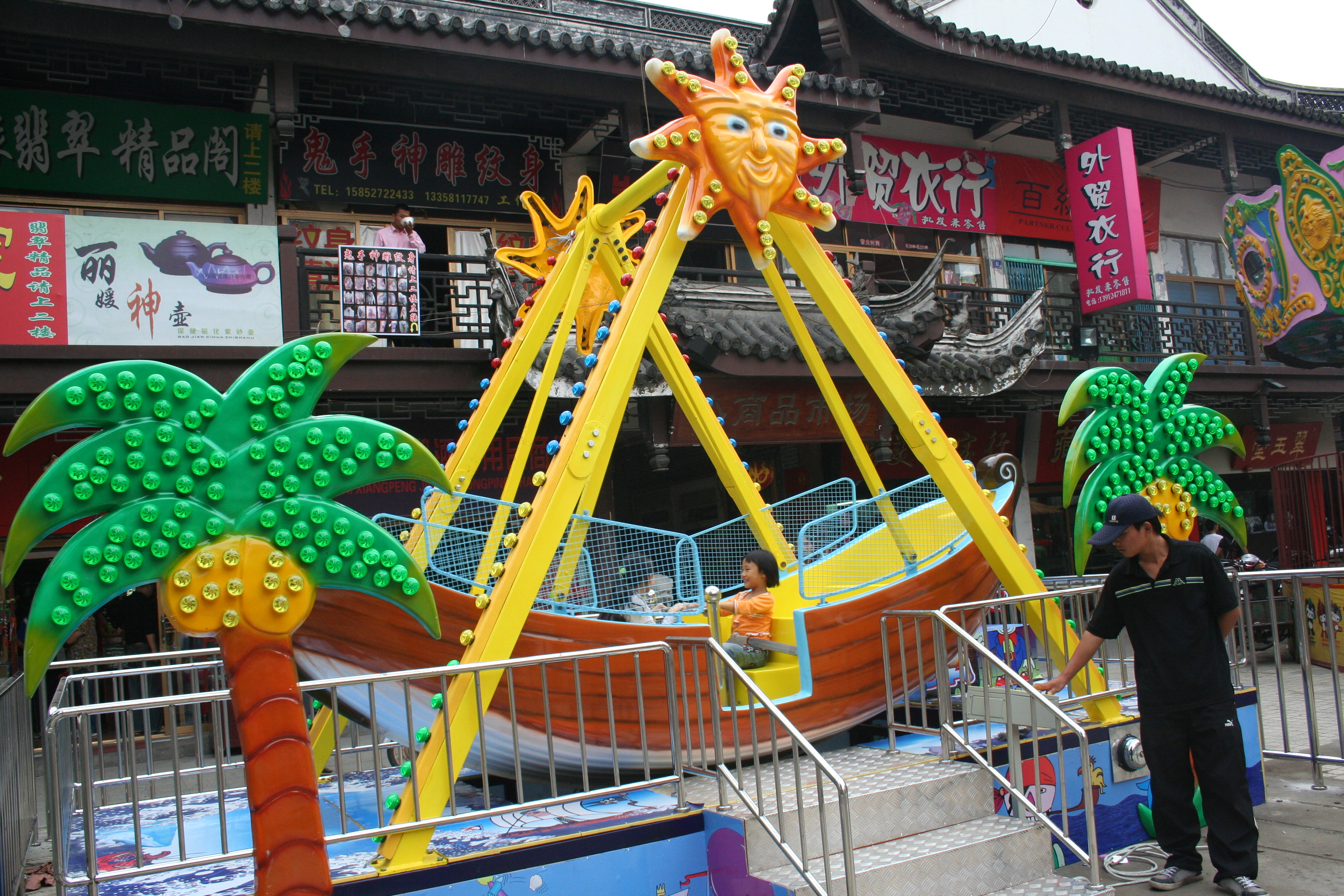 12座海盗船游乐设施的优势