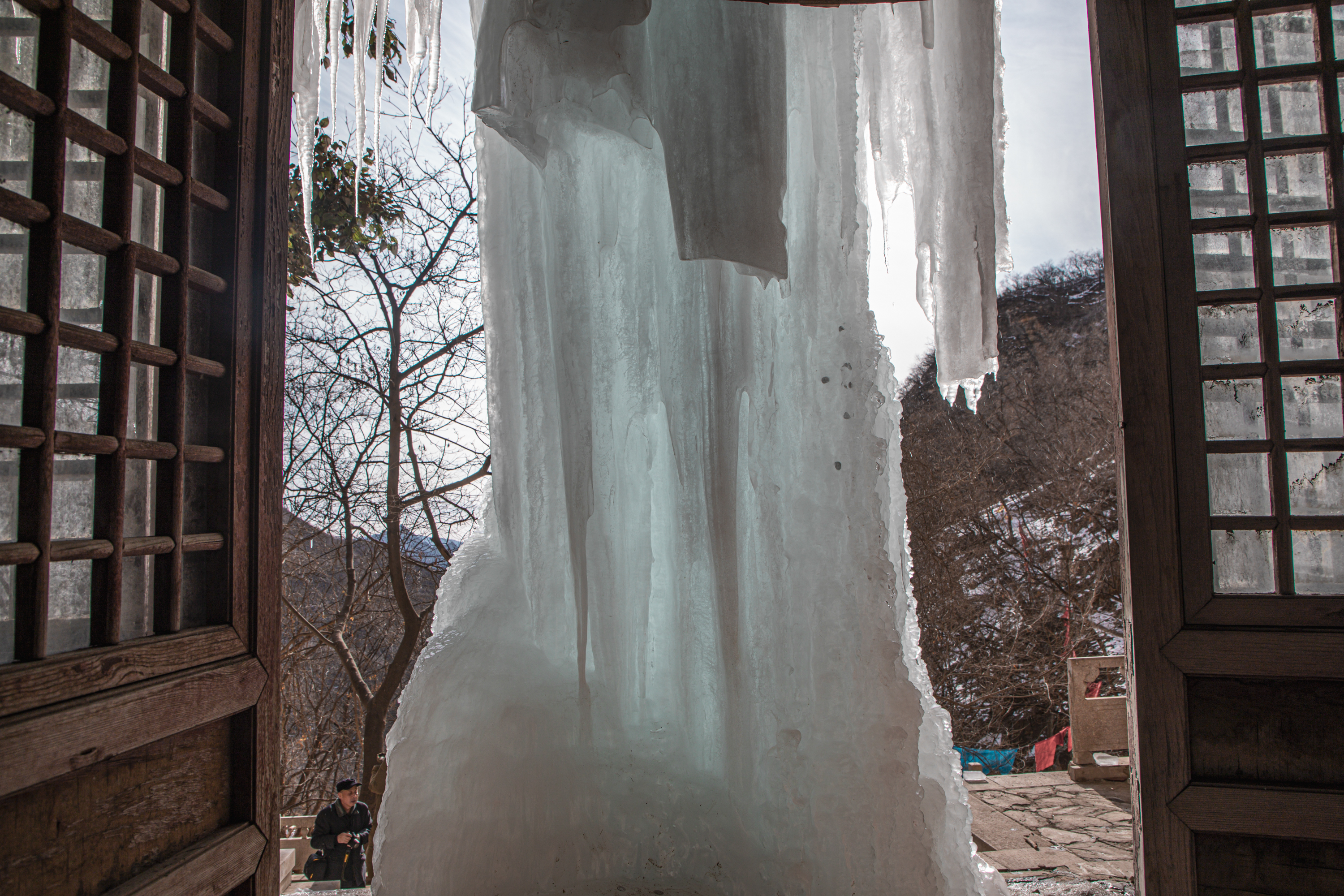 北京徒步登山:门头沟天泉寺滴水岩-栖隐寺环穿(上),冰柱溶洞