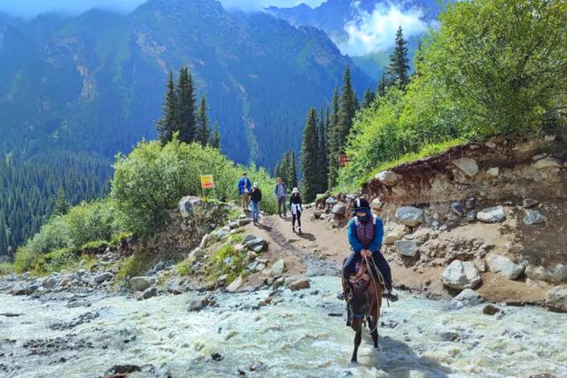 中哈边境上的夏塔古道,风景不输瑞士!新疆的必游地,攻略来了