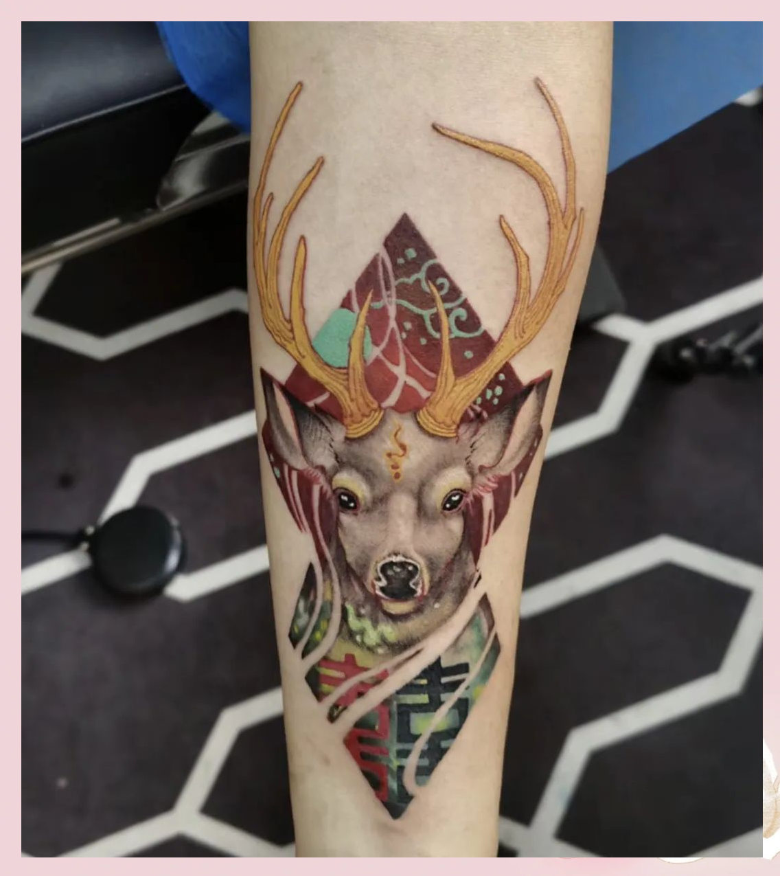 鹿头纹身的吉祥寓意,东西方文化中的幸运象征