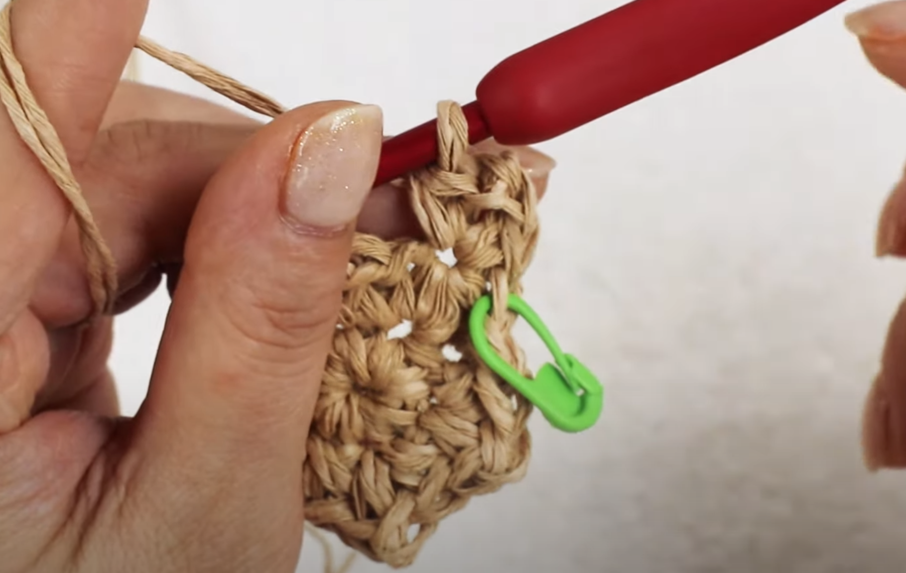 夏日出门防晒不可少,钩个舒适透气的遮阳帽,小花眼遮阳桶帽教程