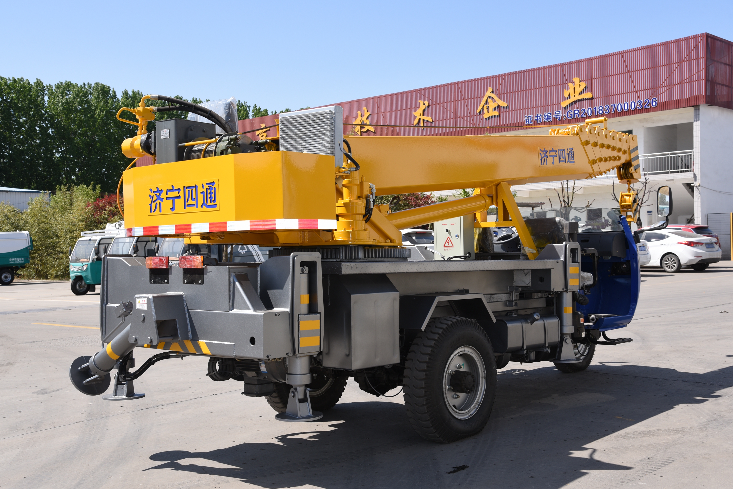 三轮吊车起吊货物的要求