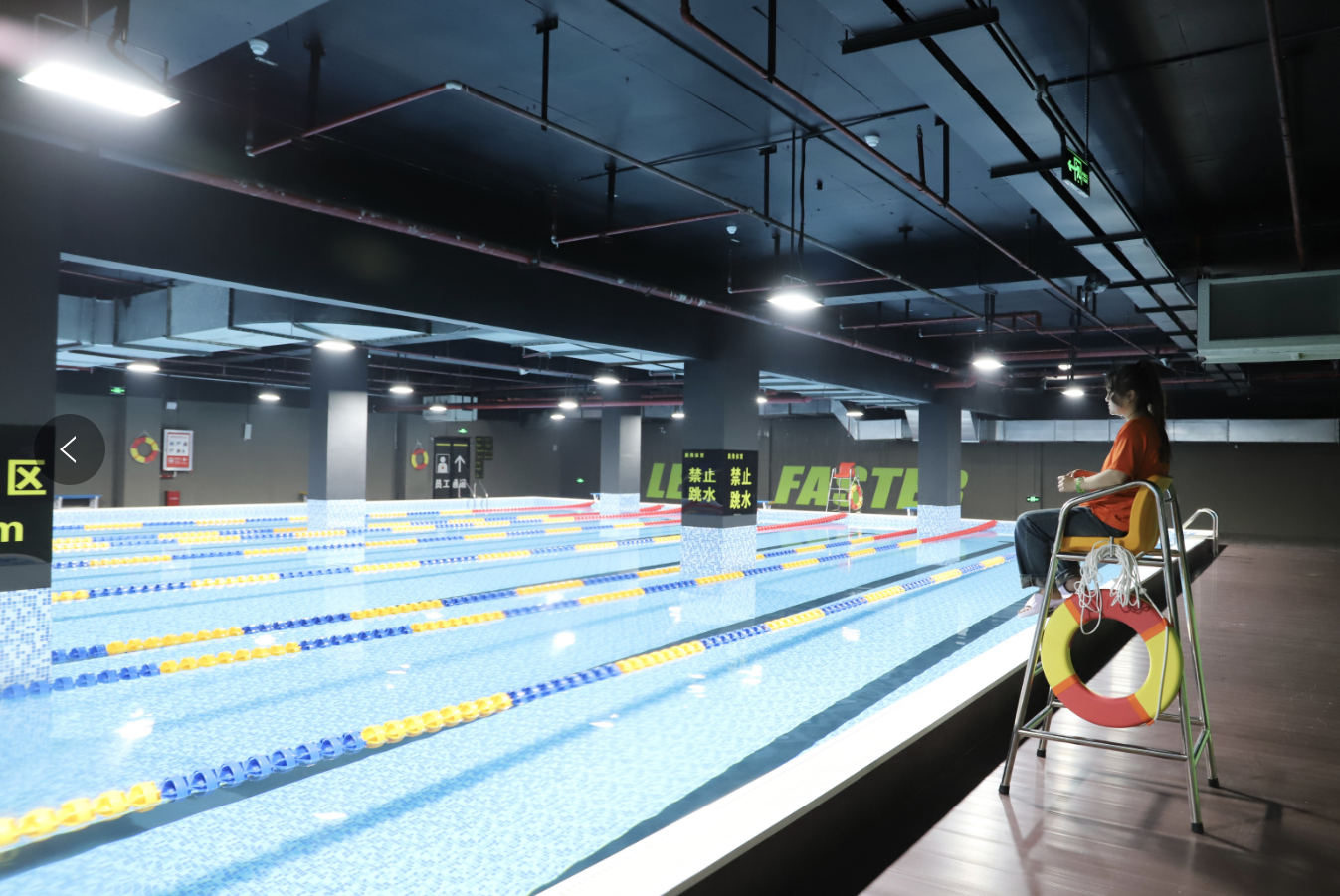 云岩区游泳馆授牌开业!