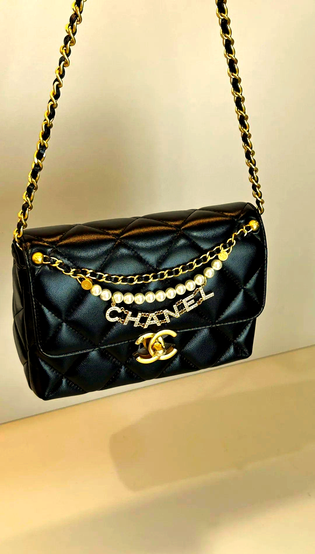 Копии часов-Chanel сумки Гонконг официальный сайт 