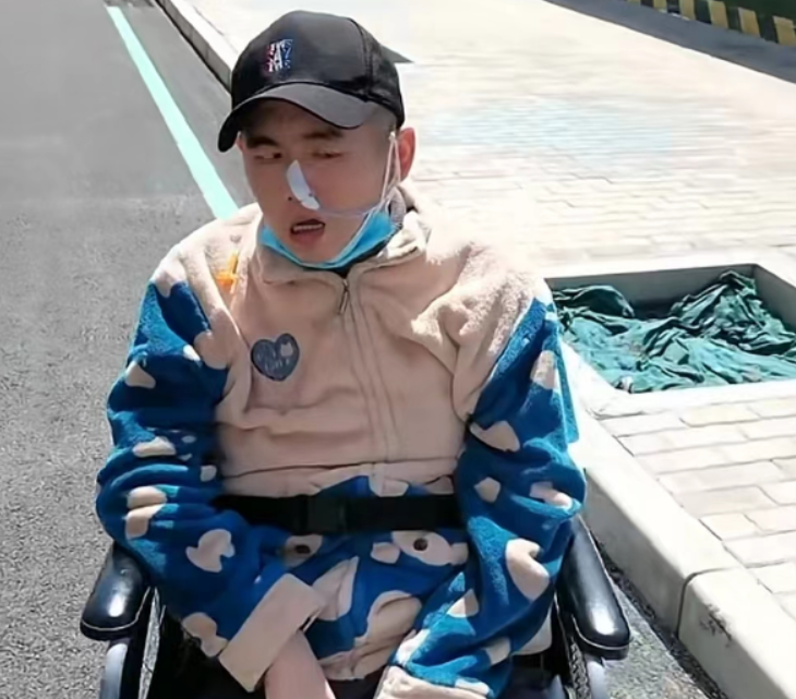 主持人王波波脑梗去世!瘫痪3年暴瘦到认不出,生前人品曝光!