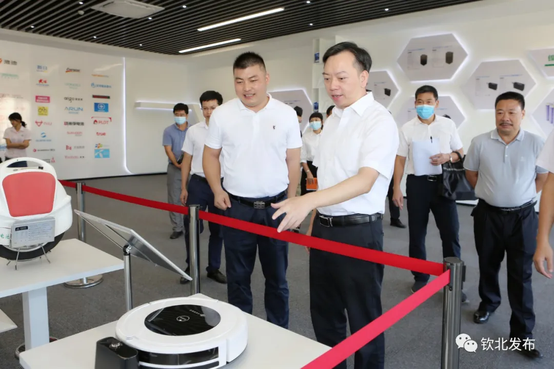 黄治华带队调研工业及园区发展工作