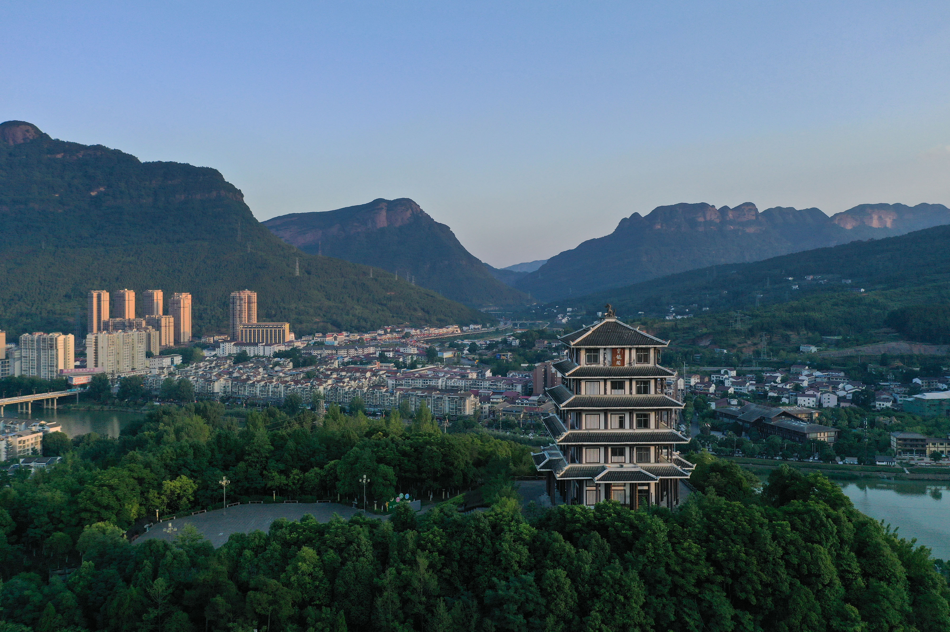 宝龙山公园景色如画