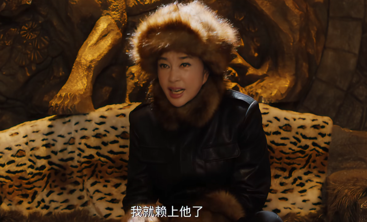 68岁刘晓庆变身花痴小女匪,娇羞小表情直接把52岁男主给整不会了