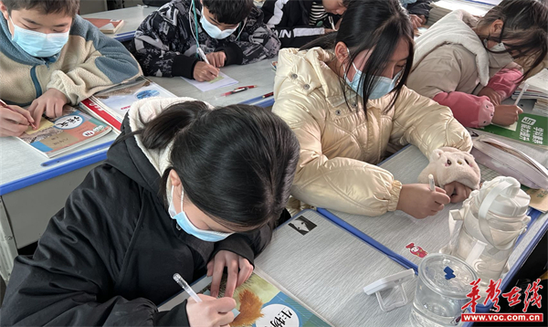 探寻红色足迹 培育红心少年 沙坪中学开展红色主题班会