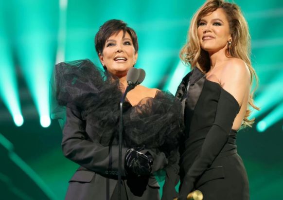 《the kardashians》获 2022 人民选择奖—最佳真人秀奖