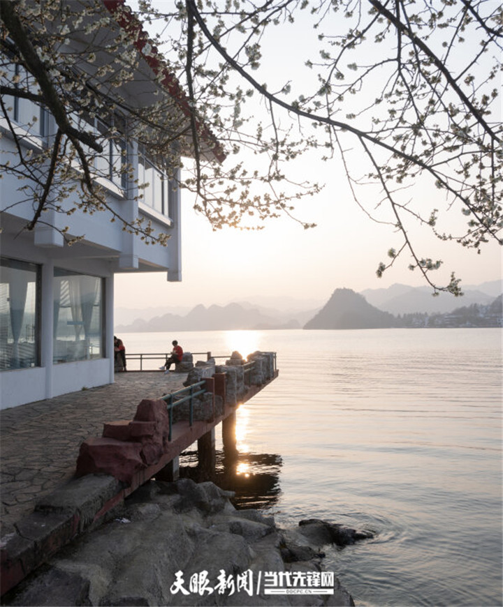 贵阳:百花湖阳光明媚春意浓